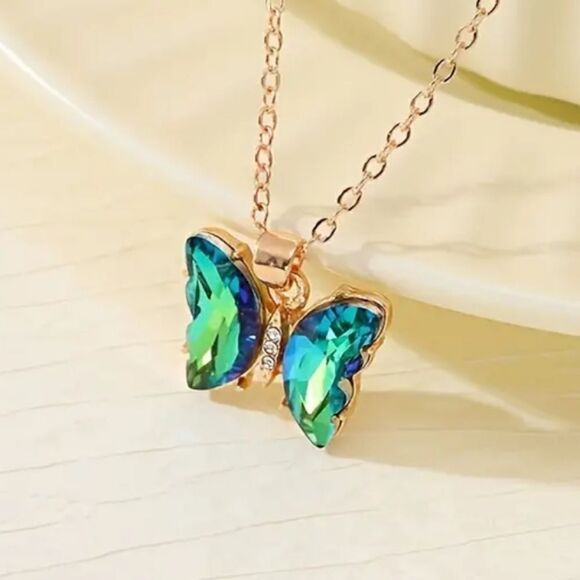 Fashion Style Gradient Butterfly Pendant Necklace for Women ( 1 Pc ) - Picture 4 of 14